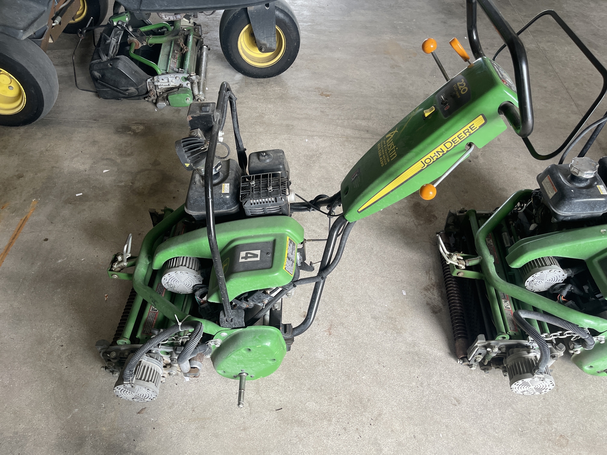 2021 John Deere 220E Image 1