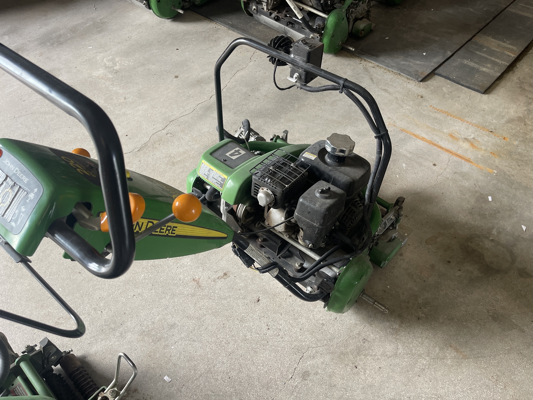 2021 John Deere 220E Image 5