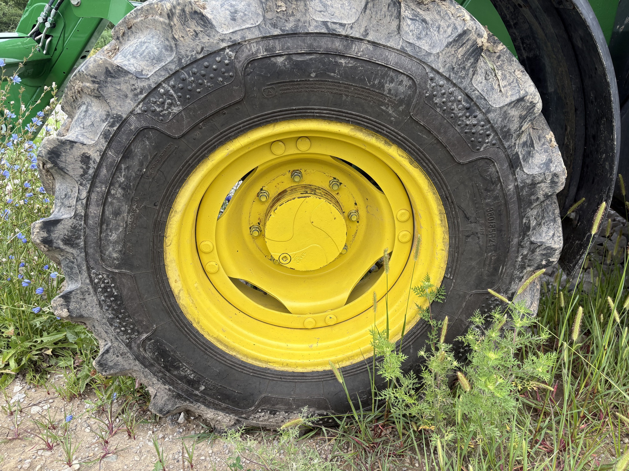 2017 John Deere 6110M Image 18