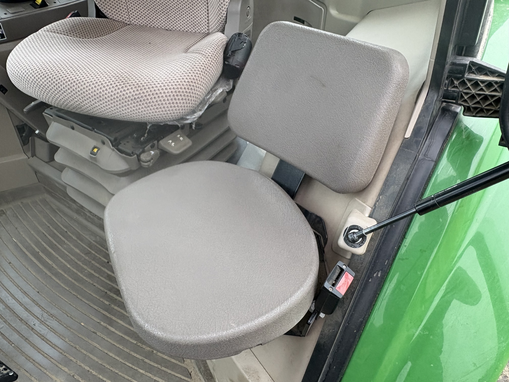 2017 John Deere 6110M Image 20