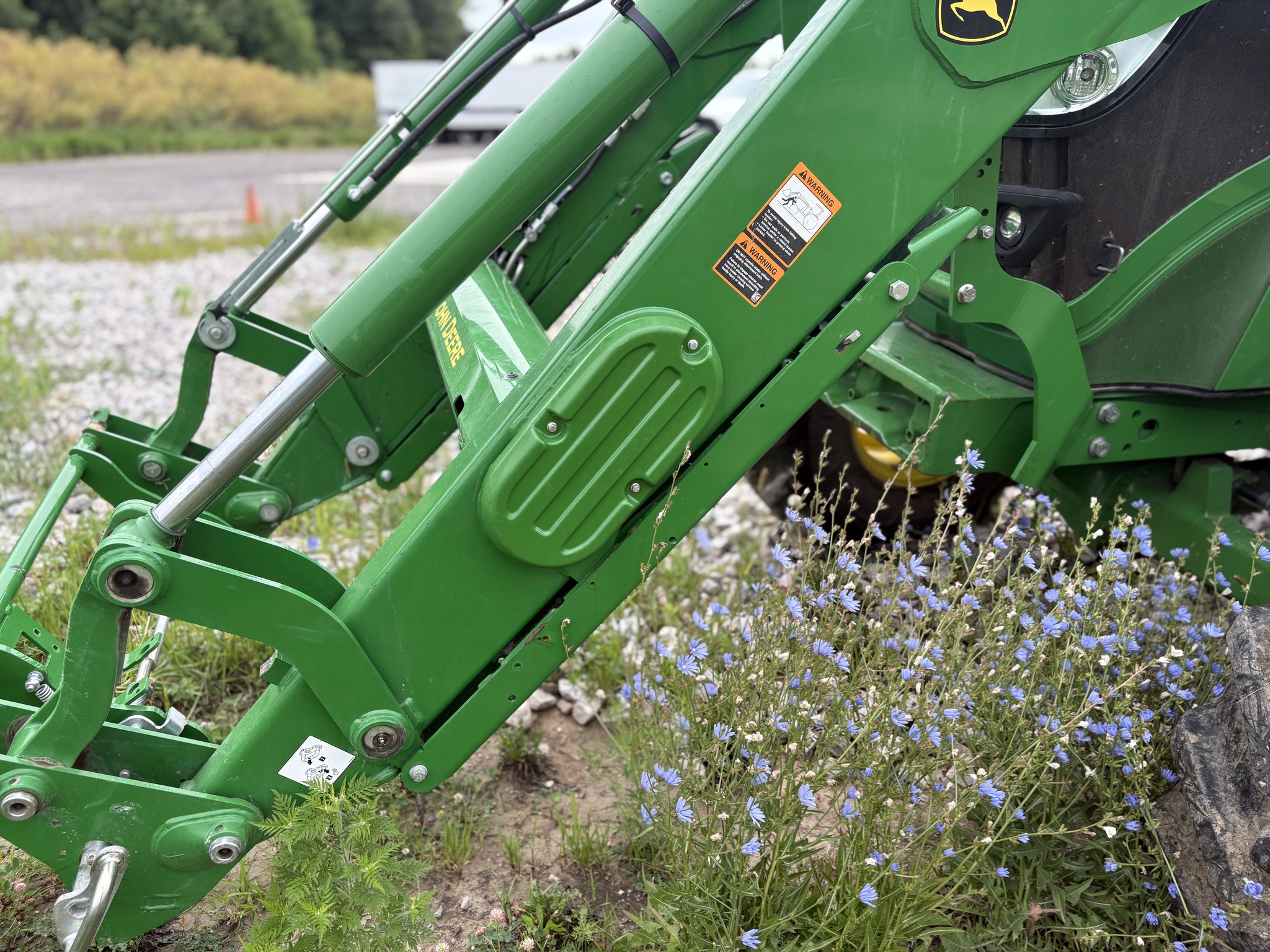 2017 John Deere 6110M Image 36