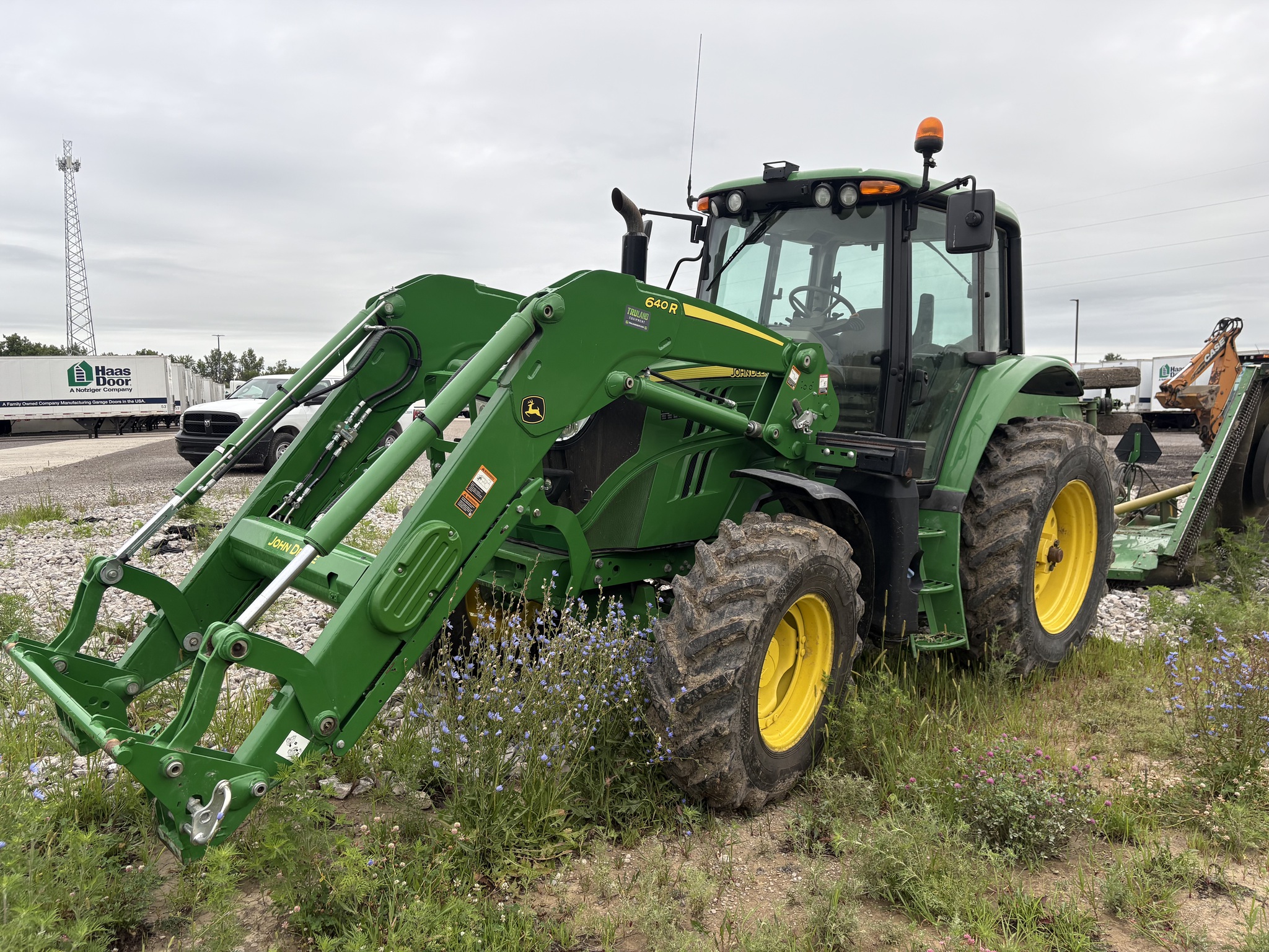 2017 John Deere 6110M Image 6