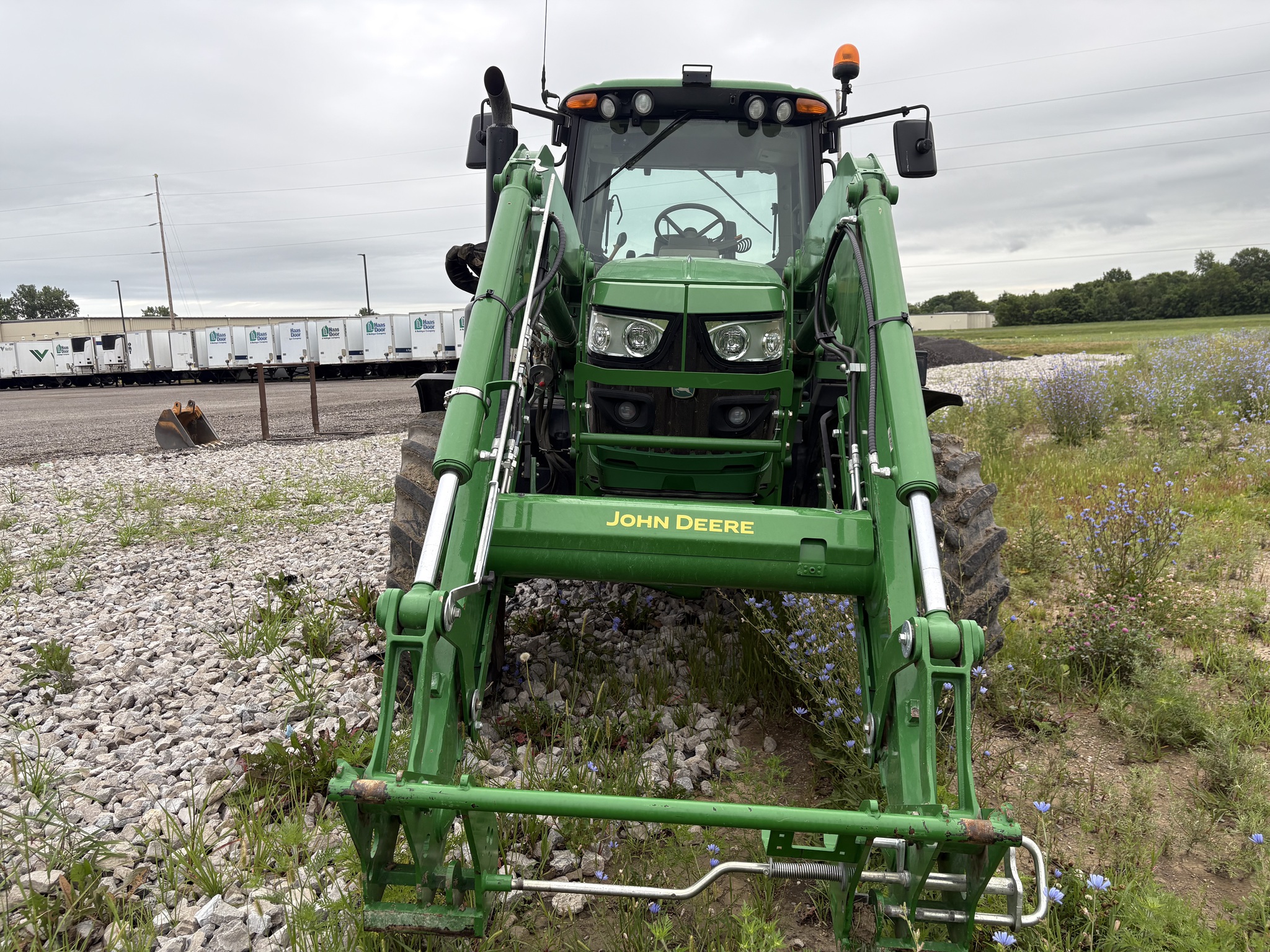 2017 John Deere 6110M Image 7