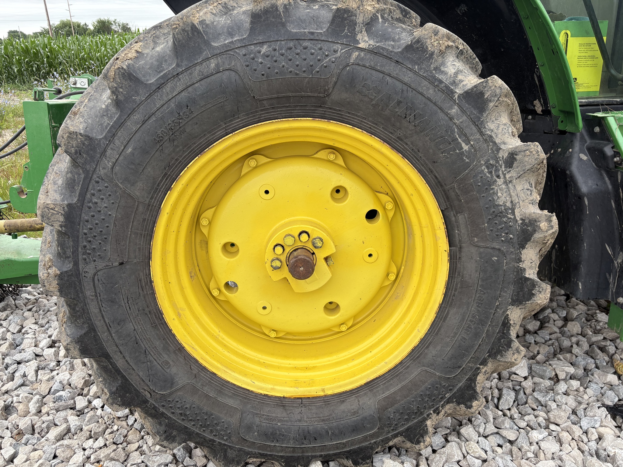 2017 John Deere 6110M Image 14