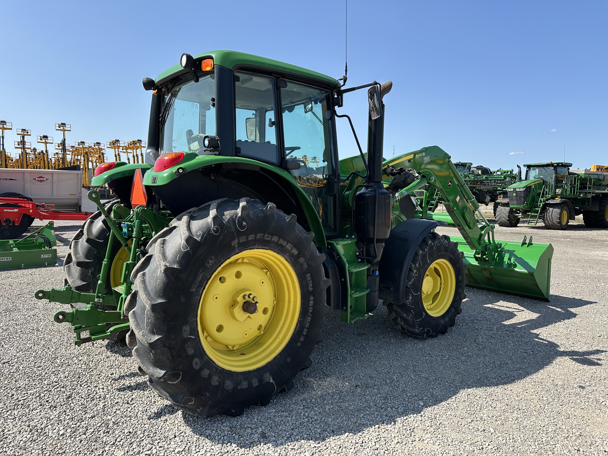 2017 John Deere 6110M Image 5