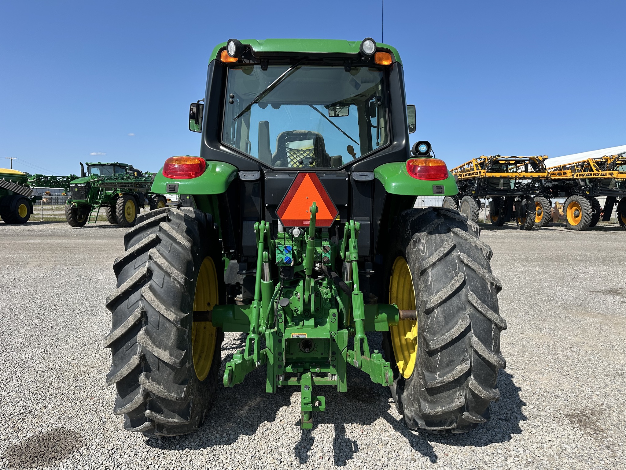 2017 John Deere 6110M Image 4