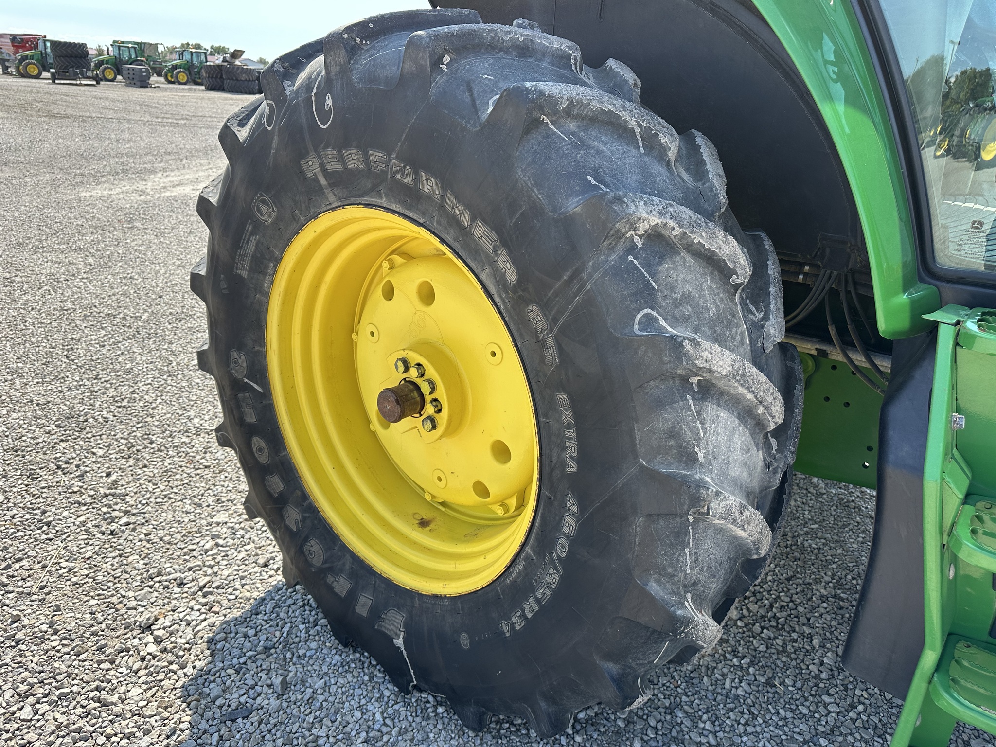 2017 John Deere 6110M Image 14