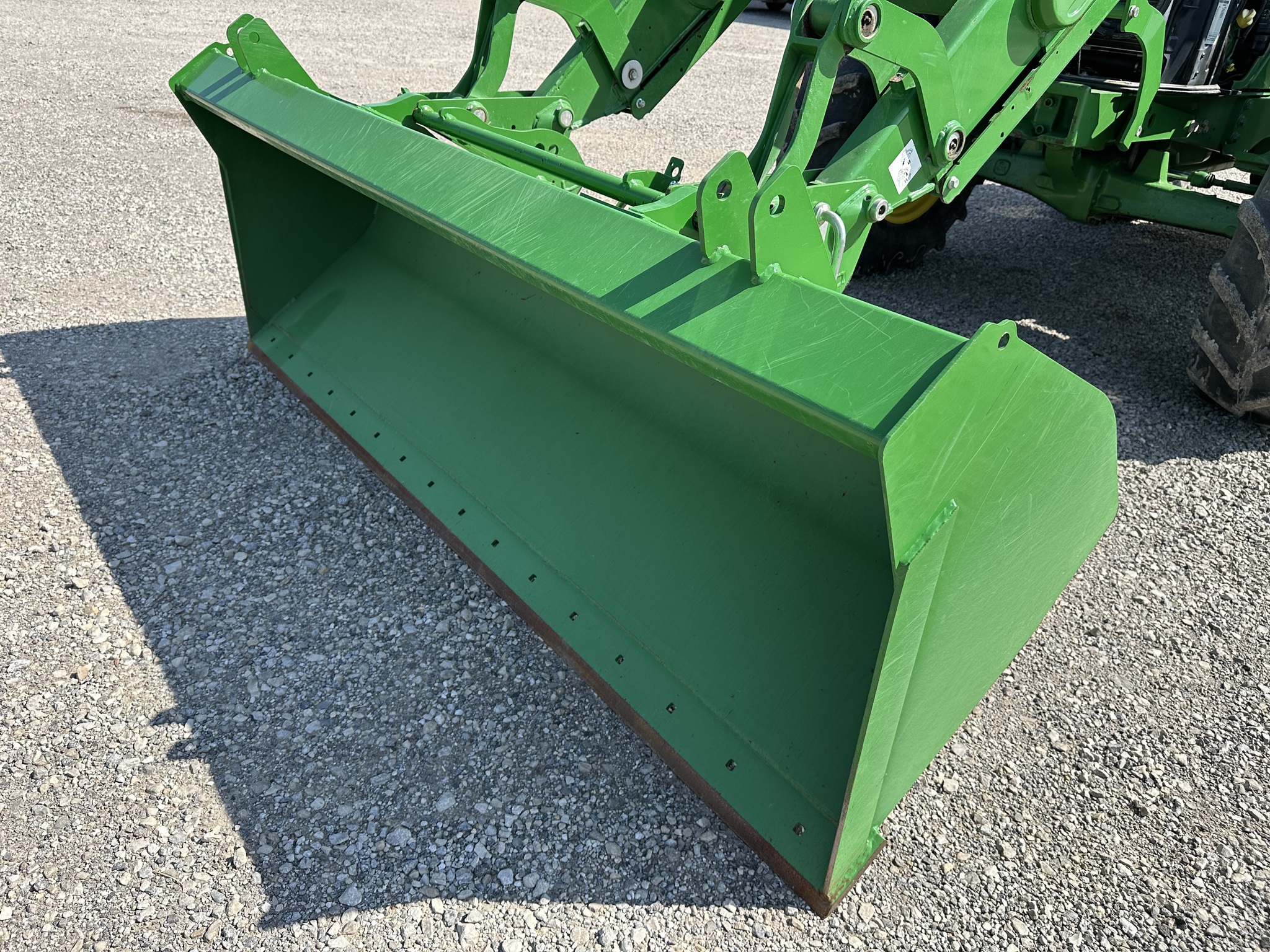 2017 John Deere 6110M Image 29