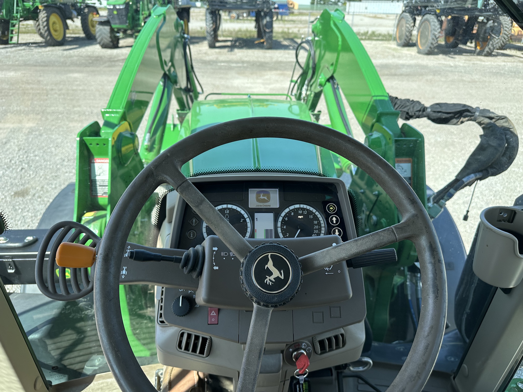 2017 John Deere 6110M Image 20