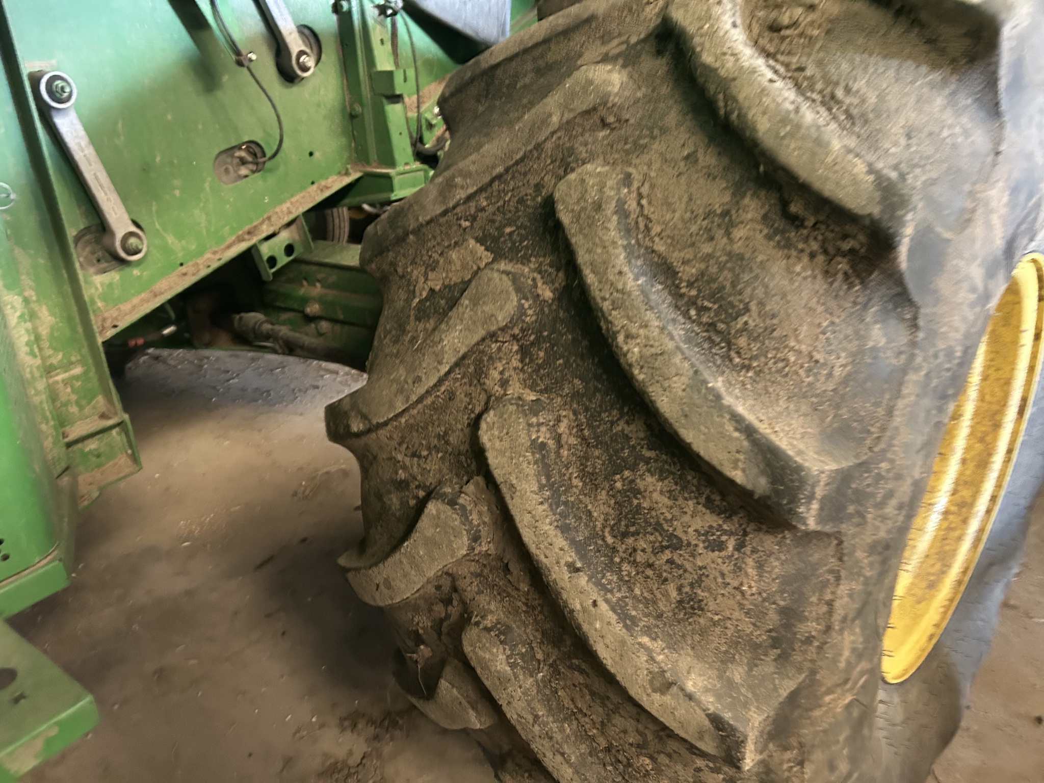 2015 John Deere S670 Image 6