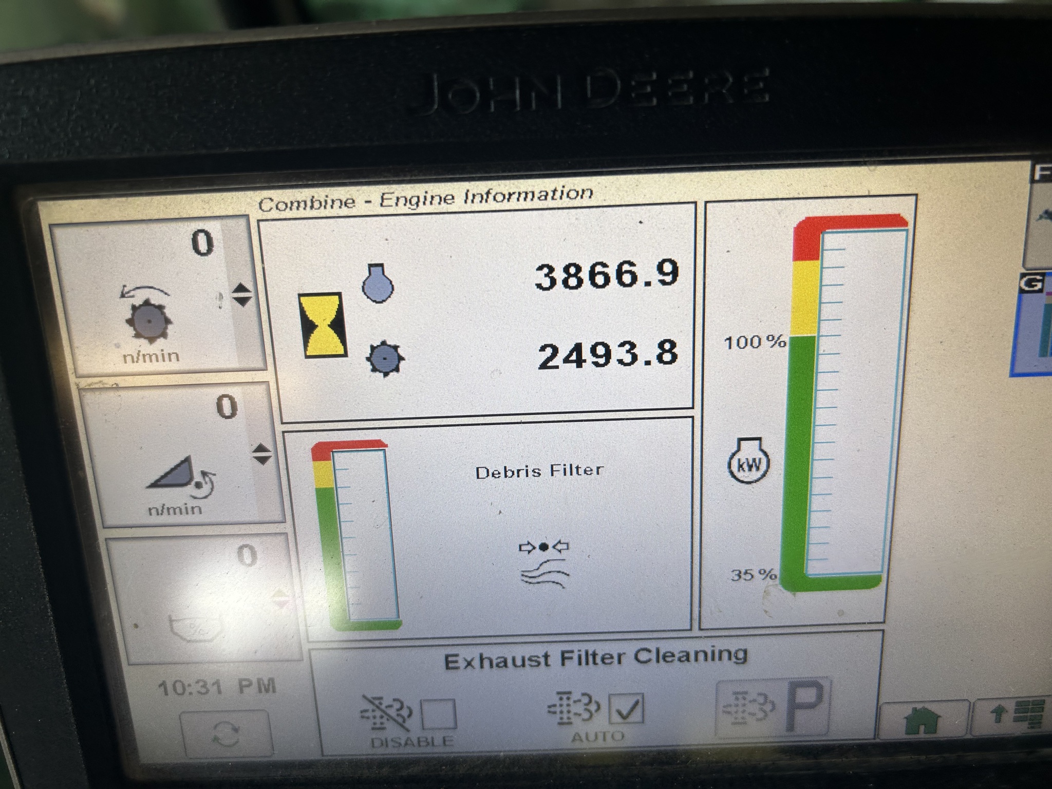 2015 John Deere S670 Image 10