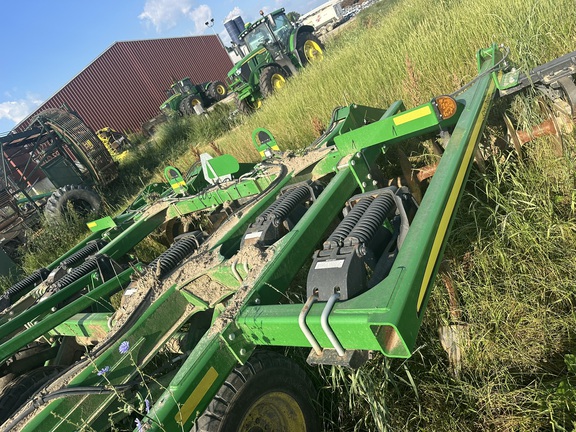 Photo of 2021 John Deere 2720
