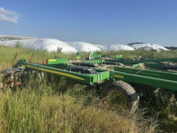 Photo of 2021 John Deere 2720