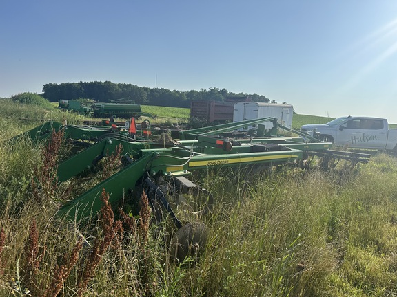 Photo of 2021 John Deere 2720