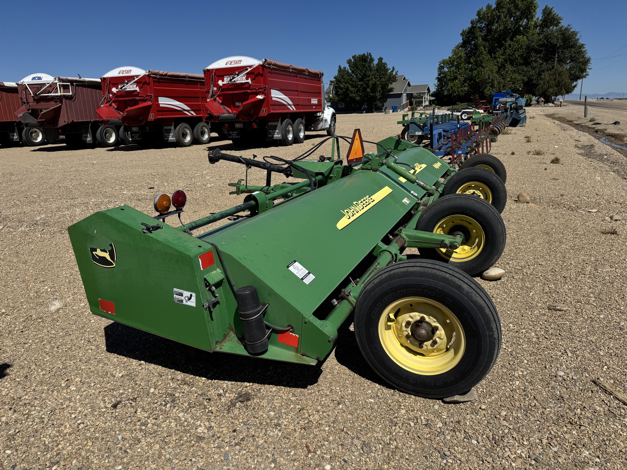 2008 John Deere 520 Image 1