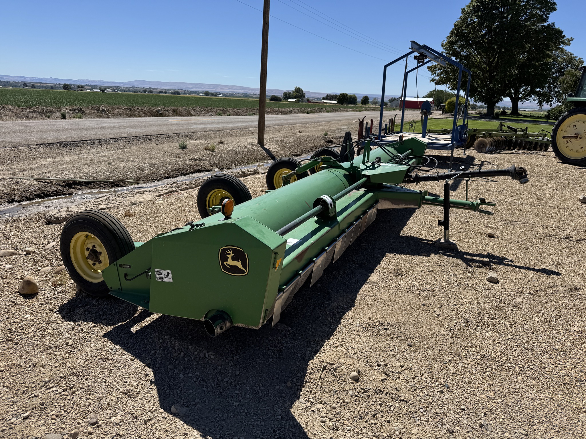 2008 John Deere 520 Image 8