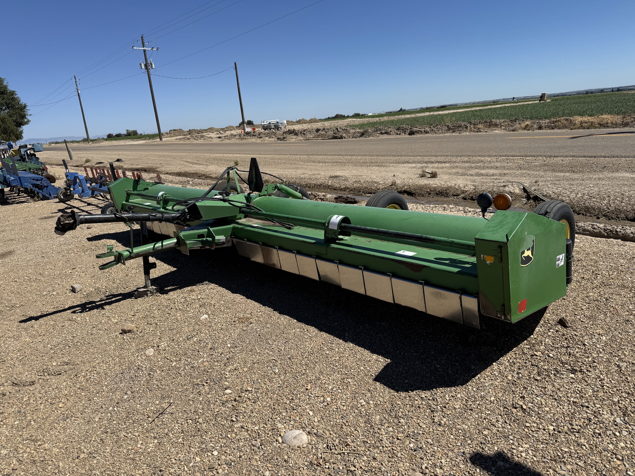 2008 John Deere 520 Image 2