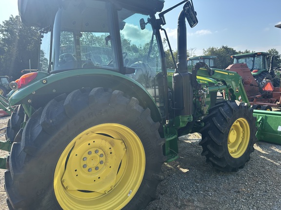 2023 John Deere 5100M Photo 5