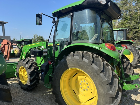 2023 John Deere 5100M Photo 6
