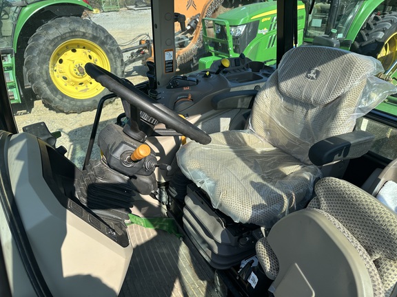 2023 John Deere 5100M Photo 7