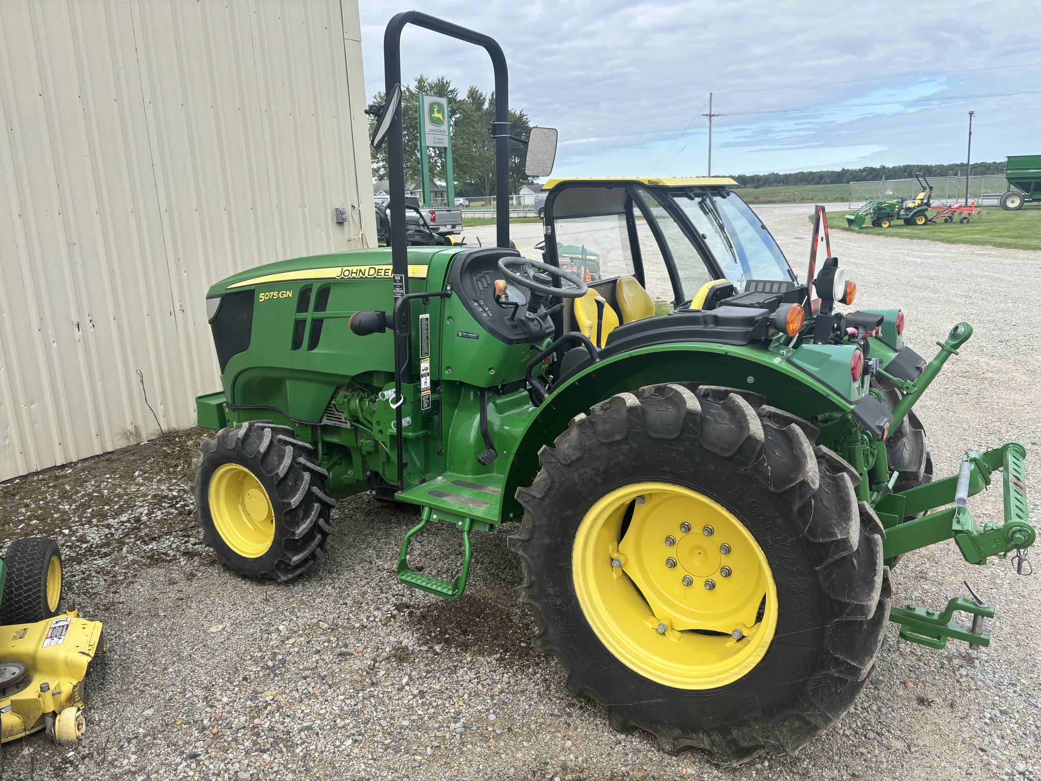 John Deere 5075GN Image 3