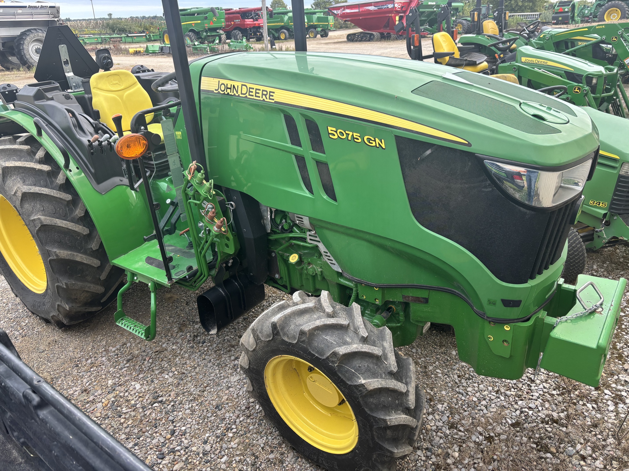 John Deere 5075GN Image 1