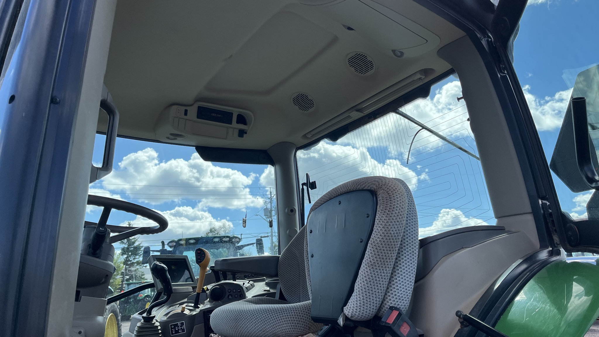 2018 John Deere 6120R Image 5