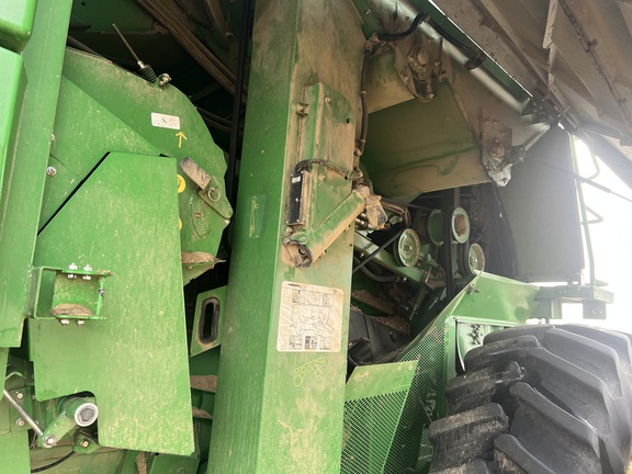 Photo of 2016 John Deere S680