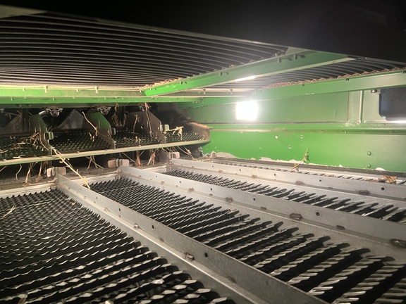 Photo of 2016 John Deere S680