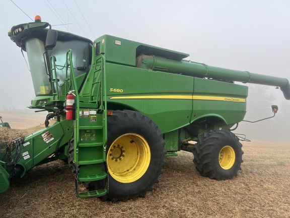 Photo of 2016 John Deere S680