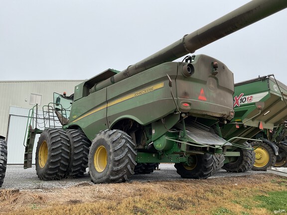 Photo of 2016 John Deere S680