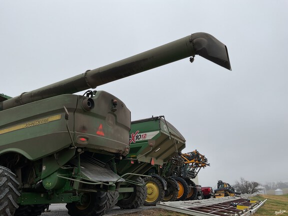 Photo of 2016 John Deere S680