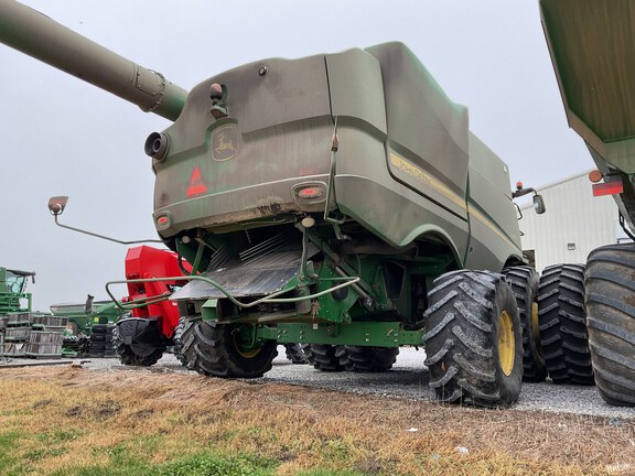 Photo of 2016 John Deere S680