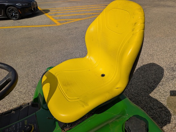 2012 John Deere X724 - Photo11