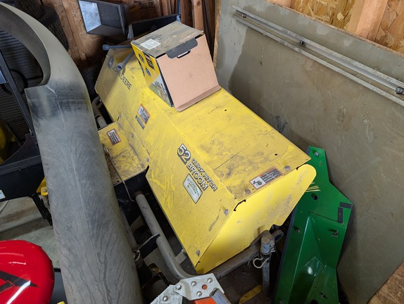 2012 John Deere X724 - Photo21