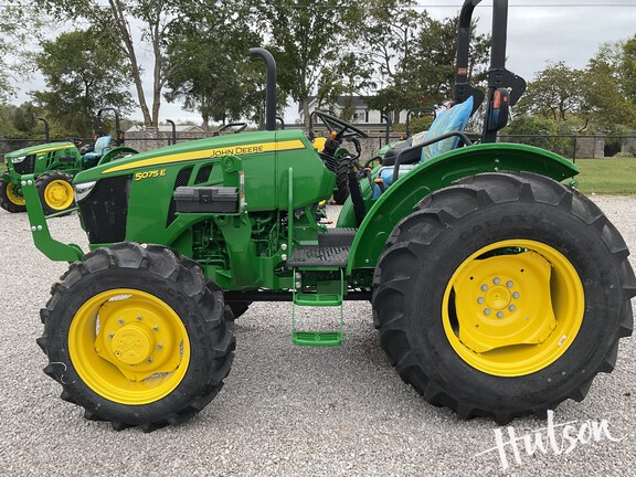 Photo of 2024 John Deere 5075E