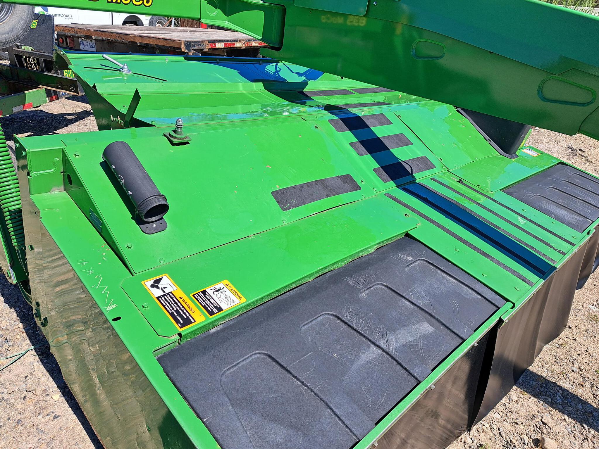 2019 John Deere 835 Image 7