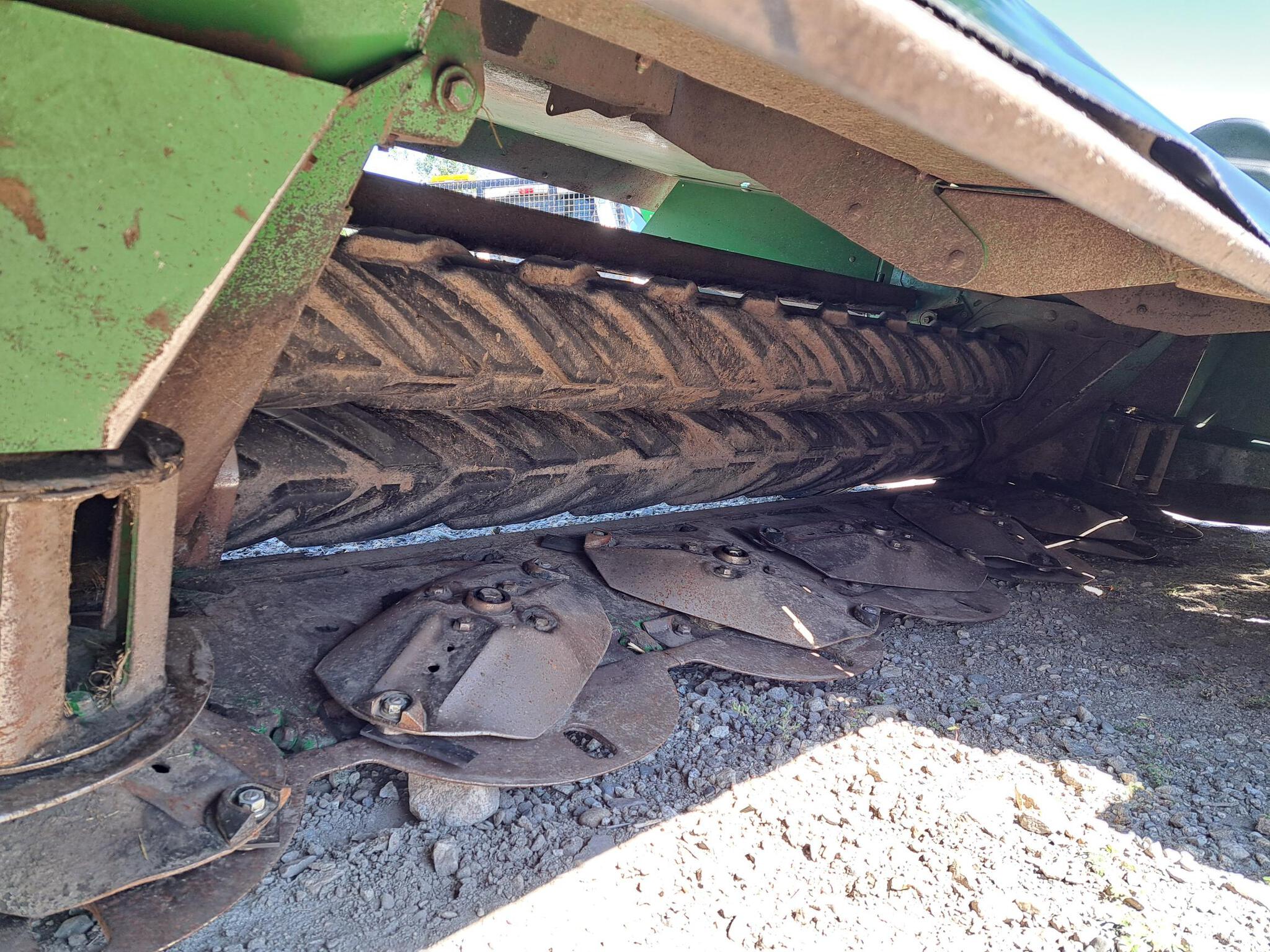 2019 John Deere 835 Image 9