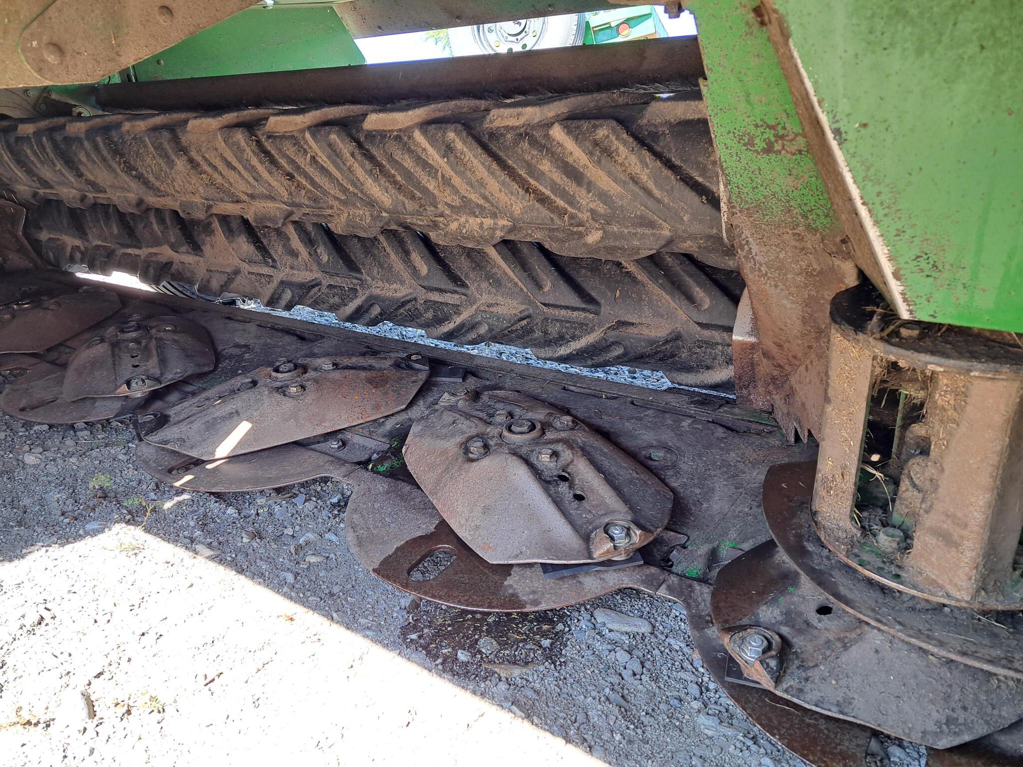 2019 John Deere 835 Image 10