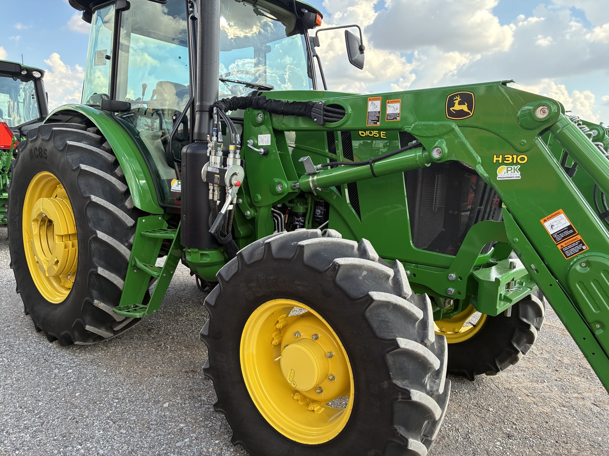 2024 John Deere 6105E Image 3