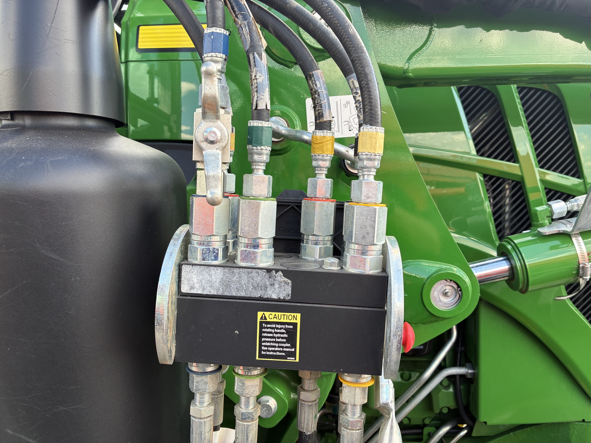 2024 John Deere 6105E Image 10