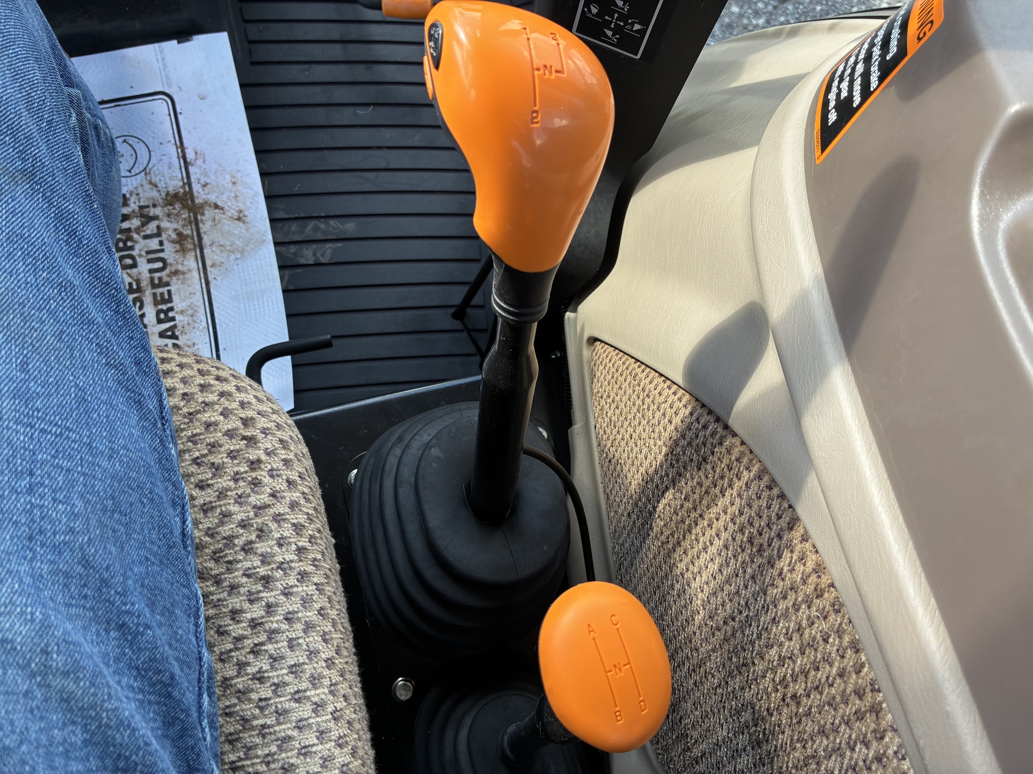 2024 John Deere 6105E Image 15