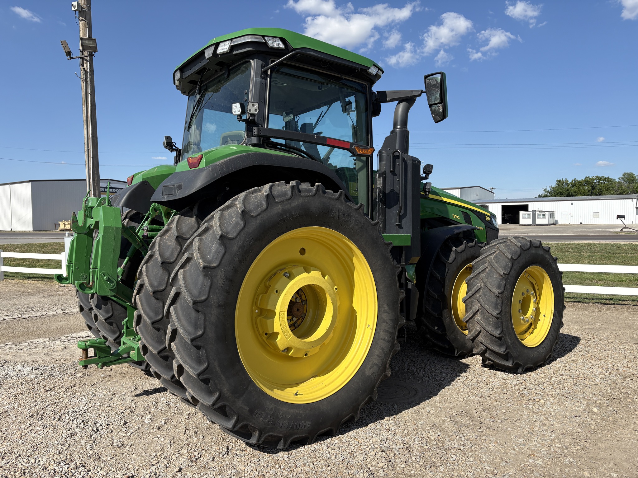 2022 John Deere 8R 370 Image 4