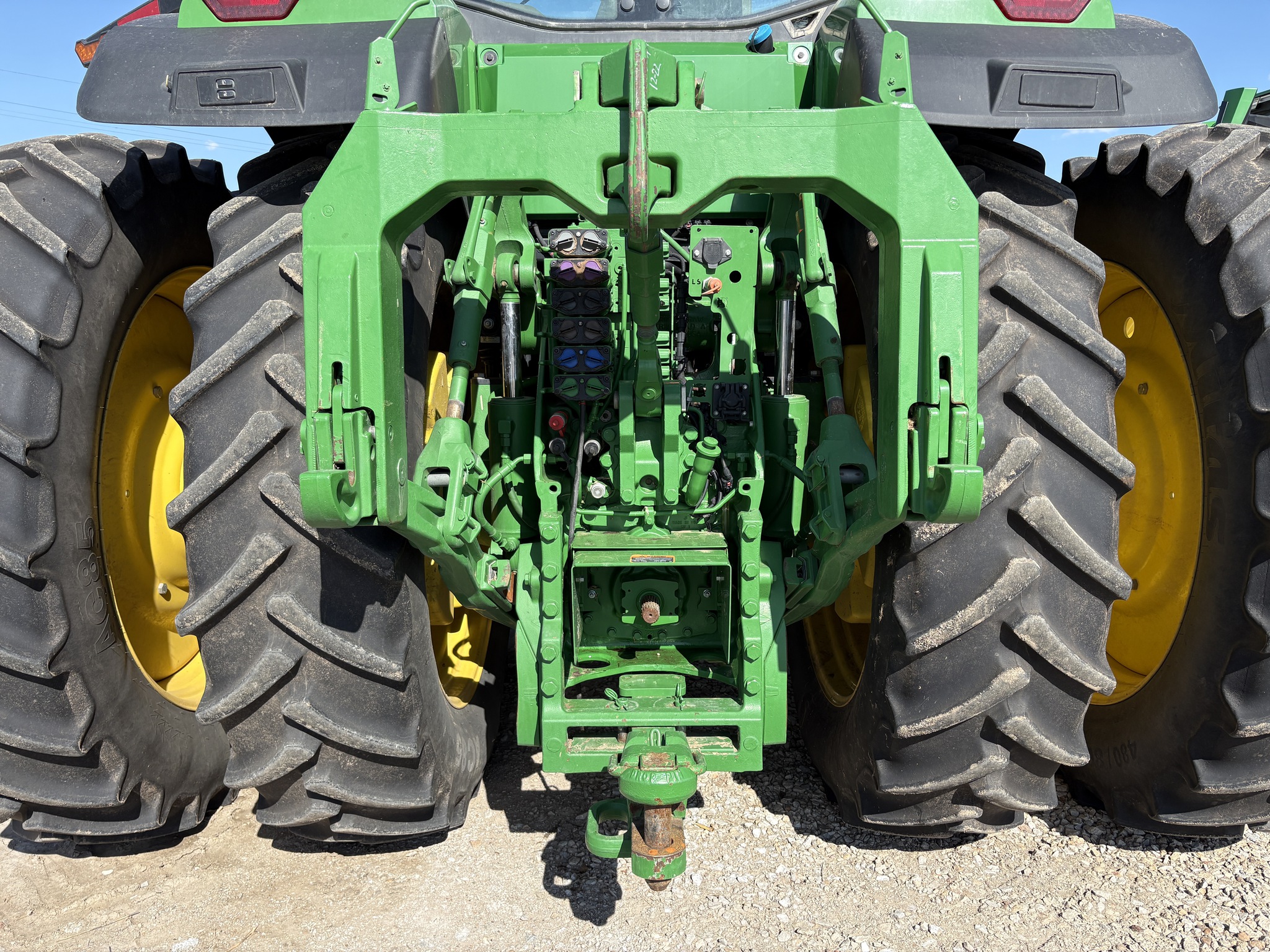 2022 John Deere 8R 370 Image 3