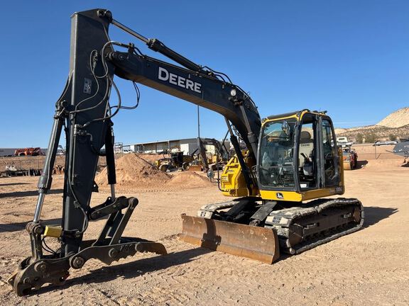 Photo of a 2020 John Deere 135G