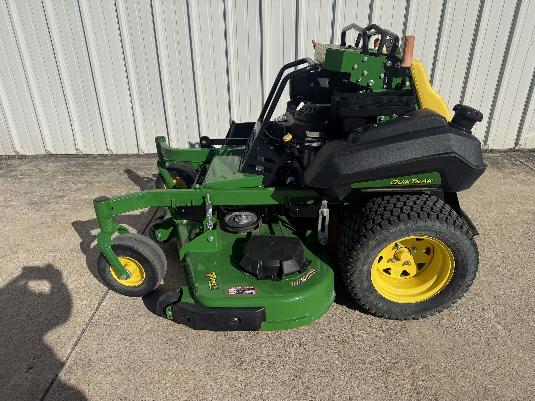 2025 John Deere Q850M Image 1
