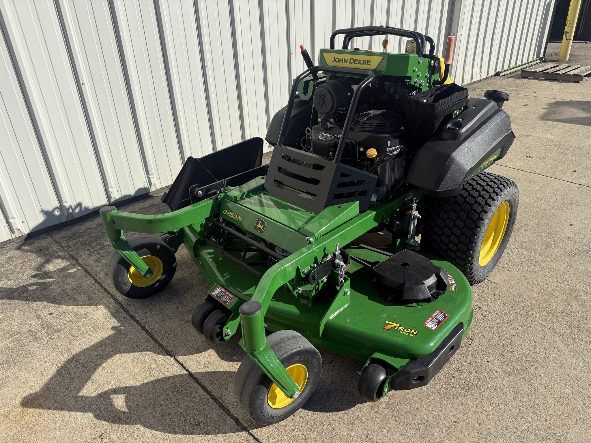 2025 John Deere Q850M Image 4