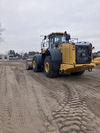 2024 John Deere 844 P