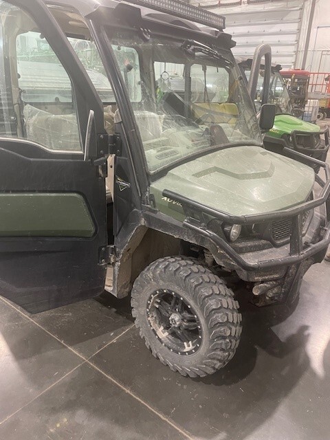 2021 John Deere XUV 835R Image 1