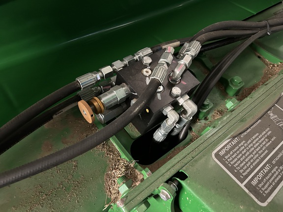 2021 John Deere 560M (13th thumbnail)